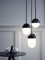 Billede af Woud Come Here side table - Black