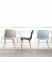 Billede af Andersen Furniture TAC Spisebordsstol SH: 46 cm - Matsort Plast / Hvidpigmenteret Eg Mat Lak