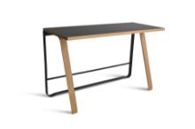 Billede af Bent Hansen Hemingway Skrivebord m. Opladerstation L: 120 cm - Matlakeret Eg/Black Linoleum 