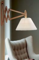 Billede af Le Klint 223 2/17 Saxlampe til væg H: 31 cm - Lys Eg/Papirskærm