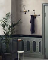 Billede af GUBI Matégot Coat Rack, 34x38x20 cm  - Black/Messing