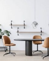 Billede af GUBI Démon hylde m. 2 beslag L: 95cm - Oak