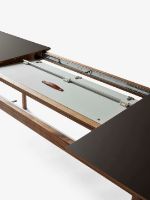 Billede af &Tradition Patch HW2 Extendable Table 240x100 cm - Oiled Walnut w. Cacao Orinoco 0749 Fenix Nano Laminate & Brass
