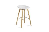Billede af HAY AAS32 Barstol High SH: 74 cm - Lacquered Oak Veneer / White / Footrest Stainless Steel