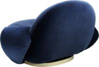 Billede af GUBI Pacha Lounge Chair w. Armrest SH: 35 cm - Velvet Blue/Pearl Gold Fixed Base
