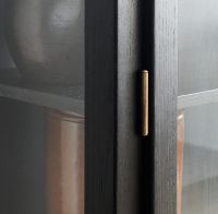 Billede af Lindebjerg Design Dark Oak N1 Vitrineskab Højrehængt Dør 70x210 cm - Mørkbejdset Eg