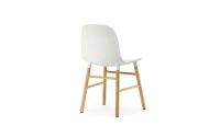 Billede af Normann Copenhagen Form Stol SH: 44cm - Hvid/Eg