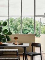 Billede af &Tradition Flowerpot VP9 Bordlampe H: 29,5 cm - Mustard 