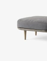 Billede af &Tradition SC9 Fly Pouf H: 40 cm - Hot Madison 093/Smoked Oiled Oak