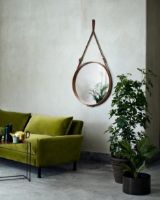 Billede af GUBI Adnet Wall Mirror Circular Ø: 70 cm - Tan leather