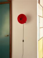 Billede af HAY Matin Wall Lamp 380 38x25 cm - Bright Red / Brass 