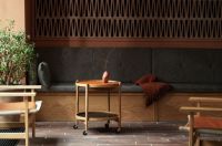 Billede af Brdr. Krüger Bølling Bakkebord m. 2 bakker Ø: 50 cm - Olieret Bøg/Cognac og Sort