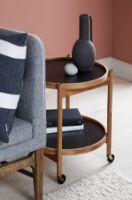 Billede af Brdr. Krüger Bølling Bakkebord m. 2 bakker Ø: 50 cm - Olieret Valnød/Sort og Hvid