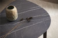 Billede af Thomsen Furniture Katrine Sofabord m. Hylde 68x101 cm H: 50 - Røget Eg / Shadow Ker Laminat