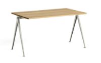 Billede af HAY Pyramide Table 01 140x75 cm - Beige Powder Coated Steel/Clear Lacquered Oak