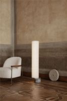 Billede af GUBI Unbound Gulvlampe H: 120 cm Large - White Linnen/Grey Marble 