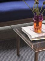 Billede af HAY Kofi Table 80x80 cm - Solid Walnut / Clear Glass