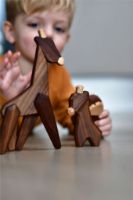 Billede af FableWood Giraffen 12x23 cm - Valnød/Ask OUTLET