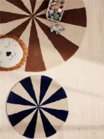 Billede af Ferm Living Arch Tufted Rug L Ø: 130 cm - Bright Blue/Off-White