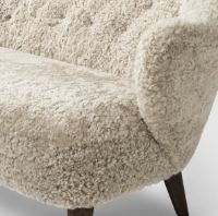 Billede af Audo Copenhagen Ingeborg 2,5 Pers. Sofa L: 160 cm - Sheepskin Moonlight/Røget Eg