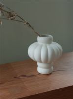 Billede af Louise Roe Balloon Vase #02 H: 20 cm - Ceramic Raw White