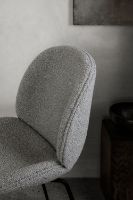 Billede af GUBI Beetle Dining Chair SH: 45,5 cm - Black Base / Dedar Karakorum