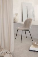 Billede af GUBI Beetle Dining Chair SH: 45,5 cm - Black Base / GUBI Velvet