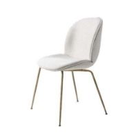Billede af GUBI Beetle Dining Chair SH: 45,5 cm - Antique Brass Base / Sahco Safire