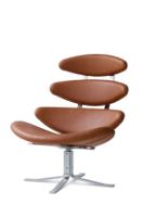 Billede af Fredericia Furniture 5000 Corona Lænestol m. Drejestel SH: 42 cm - Max Cognac 95 Læder/Børstet Krom