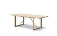 Billede af Fredericia Furniture 5367 BM67 Sofabord 140x55 cm - Sæbebehandlet Eg/Messing