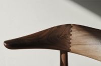 Billede af Warm Nordic Cow Horn Spisebordsstol SH: 46 cm - Walnut/Ivory