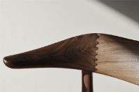 Billede af Warm Nordic Cow Horn Spisebordsstol SH: 46 cm - Walnut/Vanilla