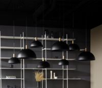 Billede af HANDVÄRK FURNITURE Studio Pendant Ø: 50 cm - Sort/Messing