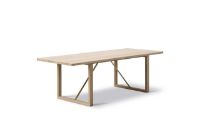 Billede af Fredericia Furniture 5367 BM67 Sofabord 140x55 cm - Lys Olieret Eg/Messing