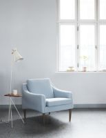 Billede af Warm Nordic Mr. Olsen Lounge Chair SH: 46 cm - Walnut/Dark Turqouise