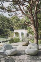 Billede af GUBI Pacha Outdoor Lounge Chair w. Swivel SH: 37 cm - Dedar Libera 003/Moss Gray