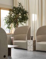 Billede af Audo Copenhagen Plinth Tall H: 51 cm - Sand Kunis Breccia