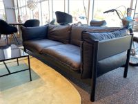 Billede af HAY Arbour 3 Seater B: 220 cm - Black Waterbased Lacquered Solid Beech/Sense Black UDSTILLINGSMODEL 