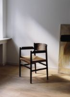 Billede af Mater Nestor Sidechair Armrest SH: 44 cm - Black Beech/Natural Paper Cord Seat 