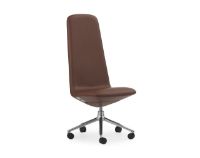 Billede af Normann Copenhagen Off Chair Høj m. Hjul H: 124,8 cm - Aluminium/Ultra Leather Cognac