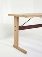 Billede af HAY Passerelle Desk 140x65x74 cm - Oak/Burgundy Crossbar
