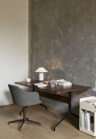 Billede af &Tradition Pavilion Dining Table AV18 D: 160 cm - Walnut/Black