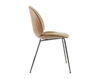 Billede af GUBI Beetle Dining Chair Conic Base  - Black Chrome Base/Walnut Shell/Flair