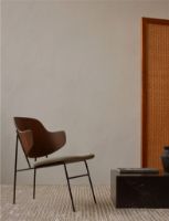 Billede af Audo Copenhagen The Penguin Lounge Chair  SH: 42 cm - Walnut/Re-Wool Beige