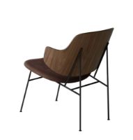 Billede af Audo Copenhagen The Penguin Lounge Chair SH: 42 cm - Walnut/Leather Brown