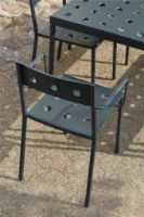 Billede af HAY Balcony Armchair SH: 46 cm - Dark Forest  OUTLET