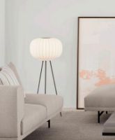 Billede af Vipp 581 Paper Floor Lamp H: 112 cm - White/Dark Oak