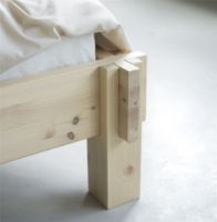 Billede af Normann Copenhagen Notch Sengeramme 180x200 cm - Fyrretræ