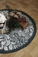 Billede af Ferm Living Winter Forest Tree Blanket Ø: 120 cm - Dark Green