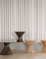 Billede af VIA Copenhagen Hyperbel Sidebord H: 47 cm - Oak Natural Oil/Bronze Glass